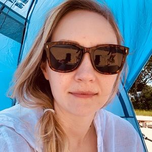 Meet your Posher, Stephanie